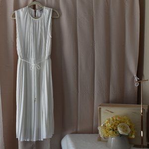 ❄️ USED H&M Off White Pleated Dress XL